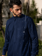 Qamis LANSARI bleu marine - silhouette complète
